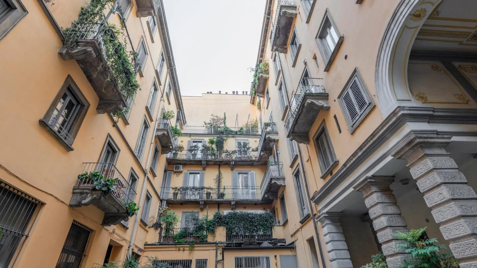 Bright Mini Studio In The Heart Of Mailand 0*,  Italien