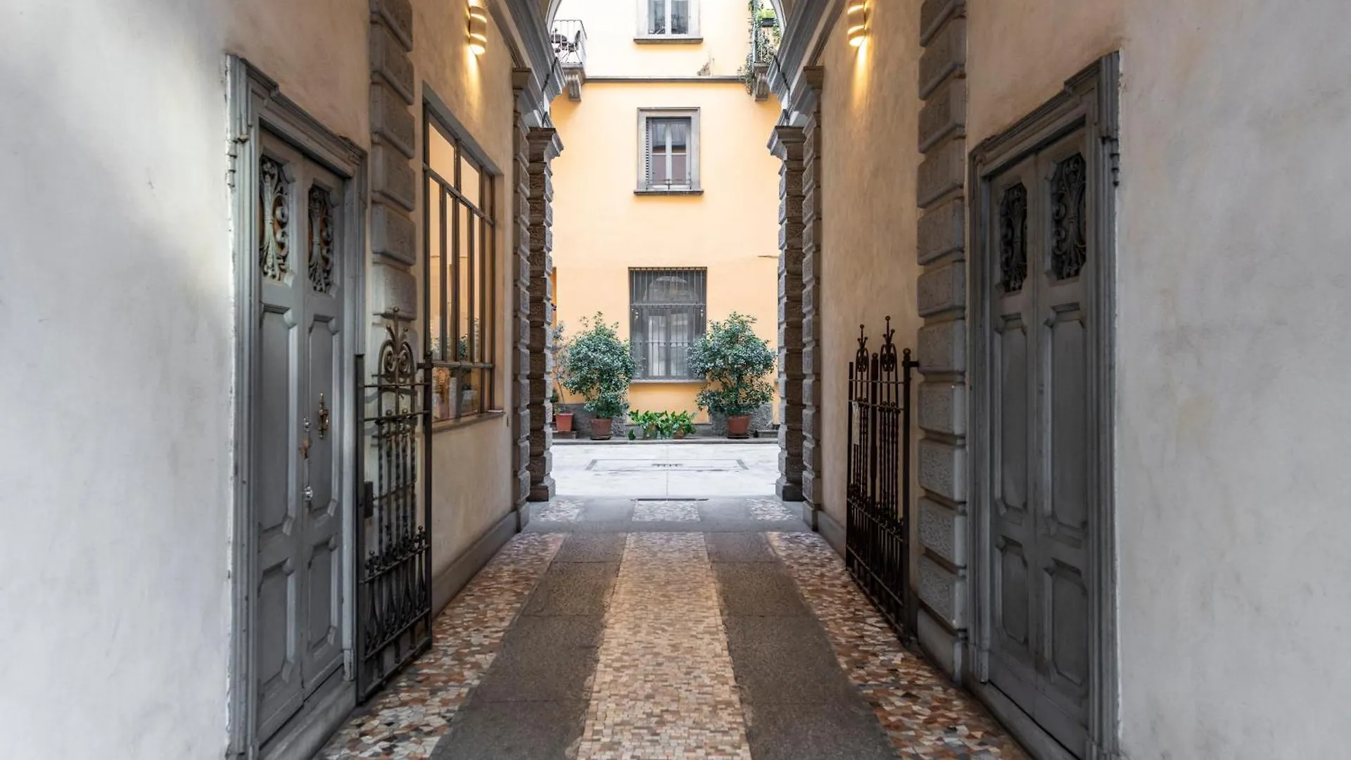 Bright Mini Studio In The Heart Of Mailand Apartment